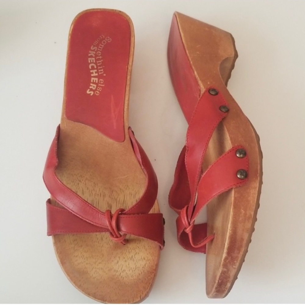 Sketchers Red Wood Leather Heel Thong Sand…